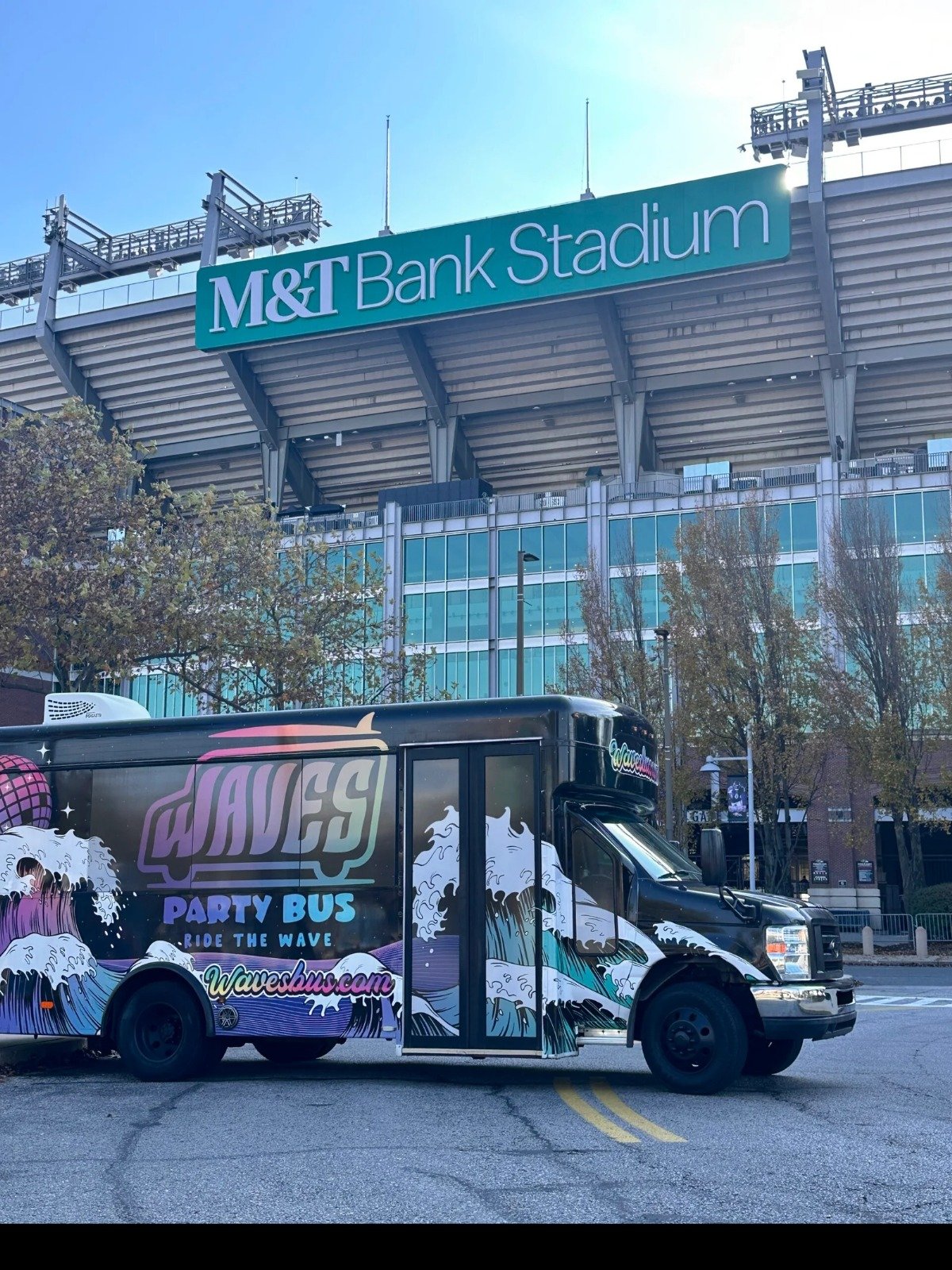 Waves Bus